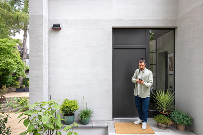 Bosch Smart Home Außensirene, Kabellose Alarmanlage Mit Solarpanel