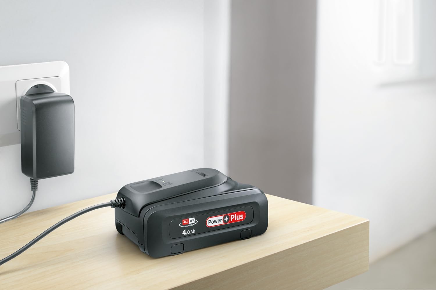 Bosch Akku Pack PBA 18V 4.0Ah W-C (18 Volt System, 4.0Ah Batterie, Im Karton)