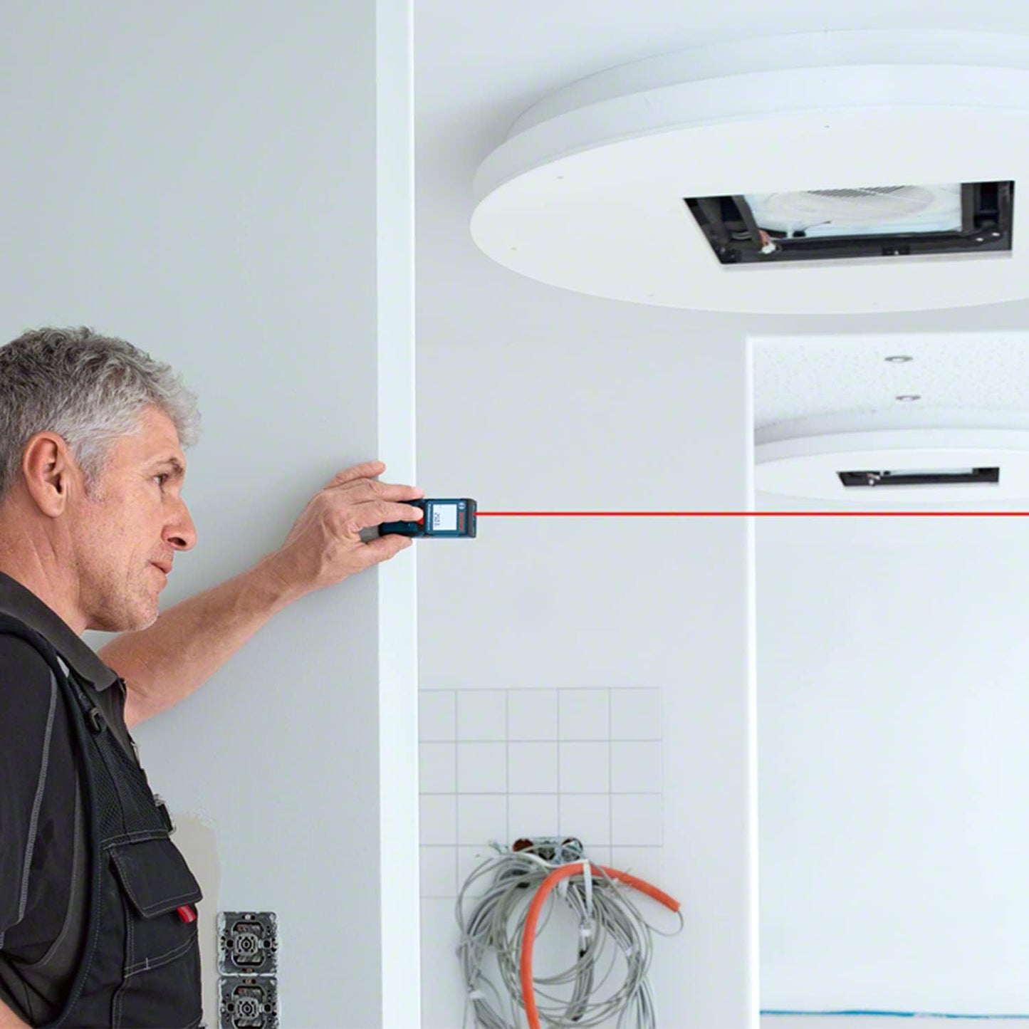 Bosch Professional Laser Entfernungsmesser GLM 40 (Flächen-/Volumenberechnung, max. Messbereich: 40 m, 2X 1,5-V Batterien, Schutztasche)