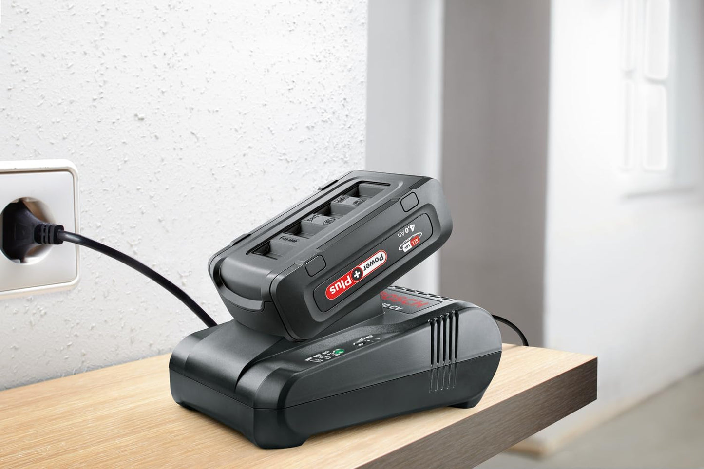 Bosch Akku Pack PBA 18V 4.0Ah W-C (18 Volt System, 4.0Ah Batterie, Im Karton)