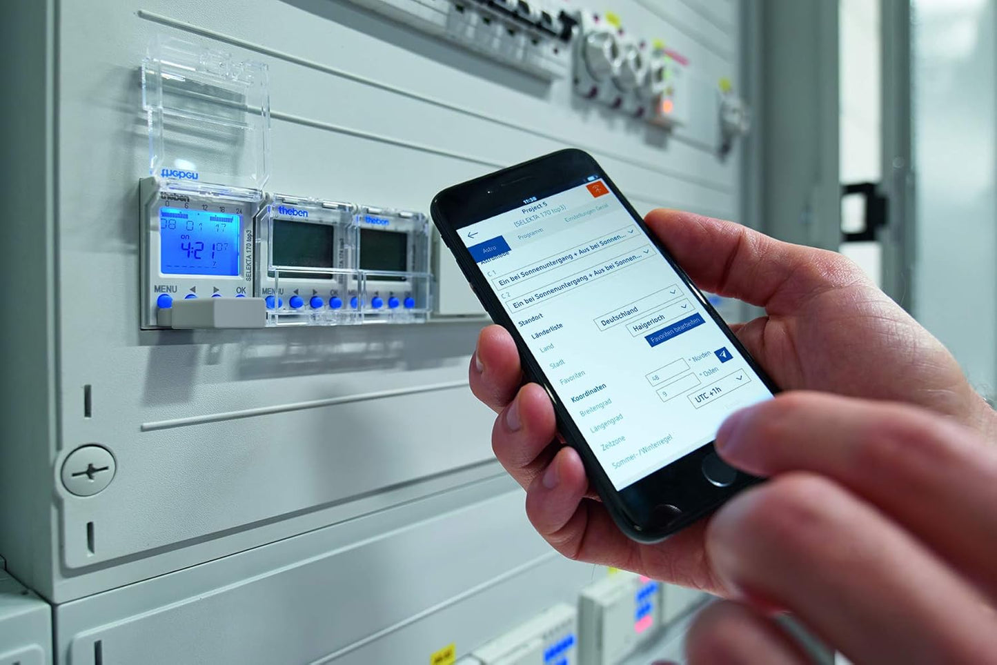 Theben TR610 Top3 Digitale Zeitschaltuhr - 1-Kanal Wochenschaltuhr