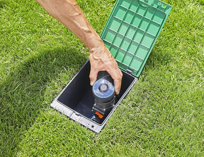 Gardena Bewässerungsventil 9 V Bluetooth: Mit Bluetooth App programmierbare Bewässerungssteuerung, Reichweite bis zu 10 m, 6 unabhängige Zeitpläne (01285-20)
