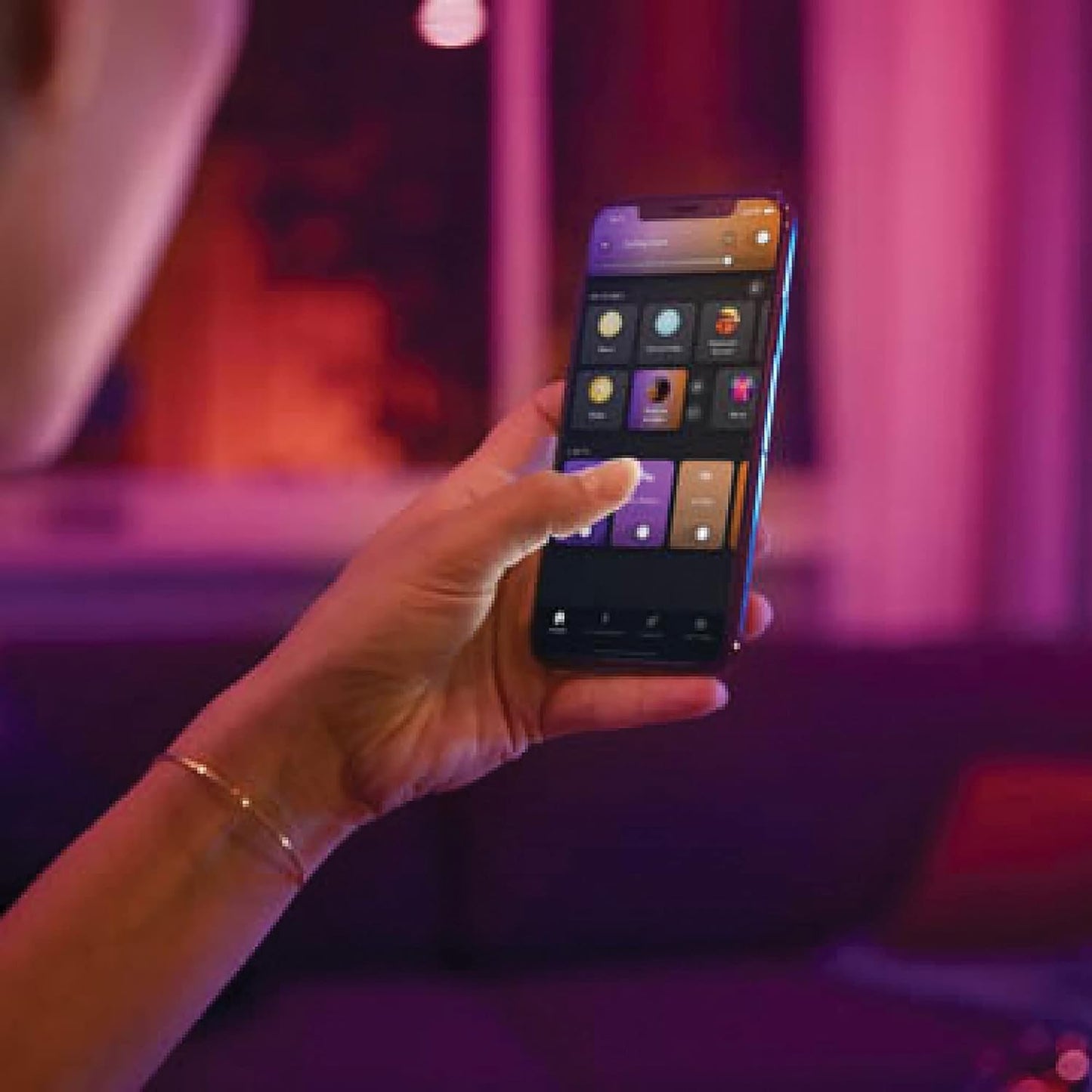 Philips Hue White & Color Ambiance E14 LED Lampe (470 Lm) Einzelpack